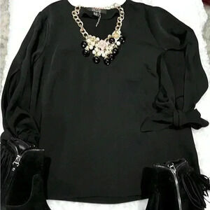 Forever 21 Contemporary Women’s Black V neck Blouse